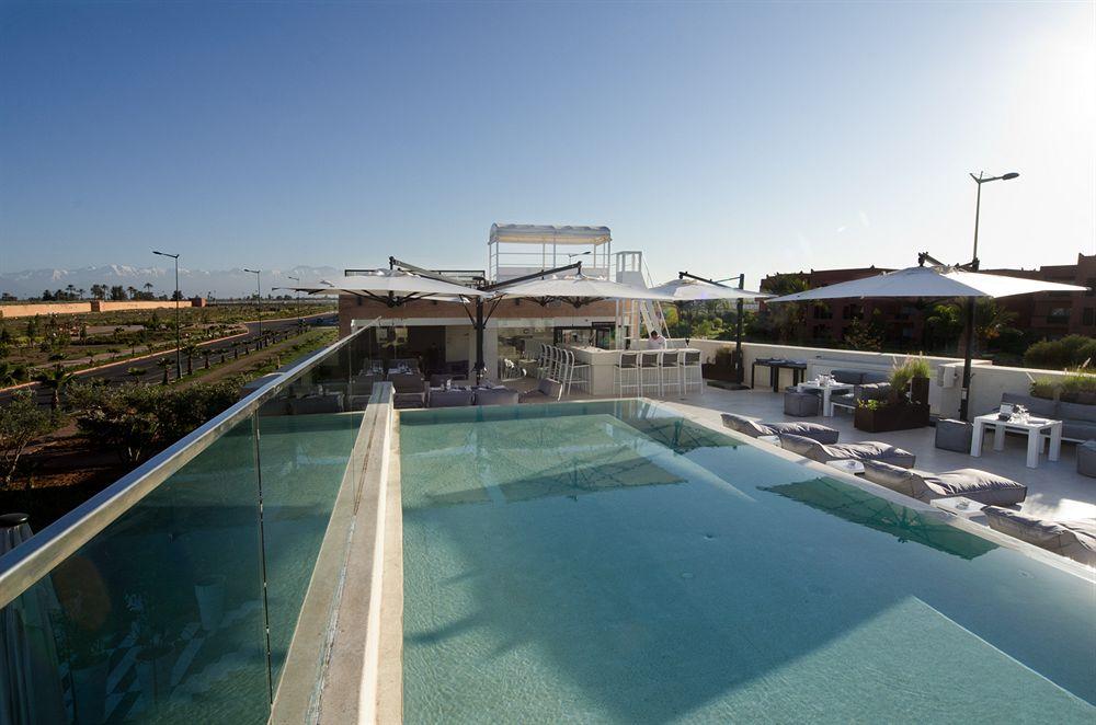 Cesar Resort & Spa Marrakesh Ngoại thất bức ảnh The rooftop pool at the hotel