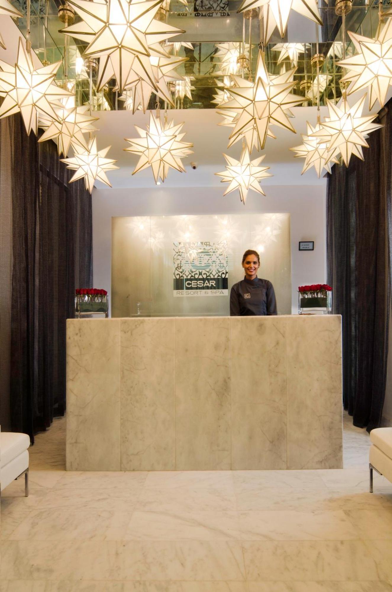 Cesar Resort & Spa Marrakesh Nội địa bức ảnh The reception desk at the Cedar Spa