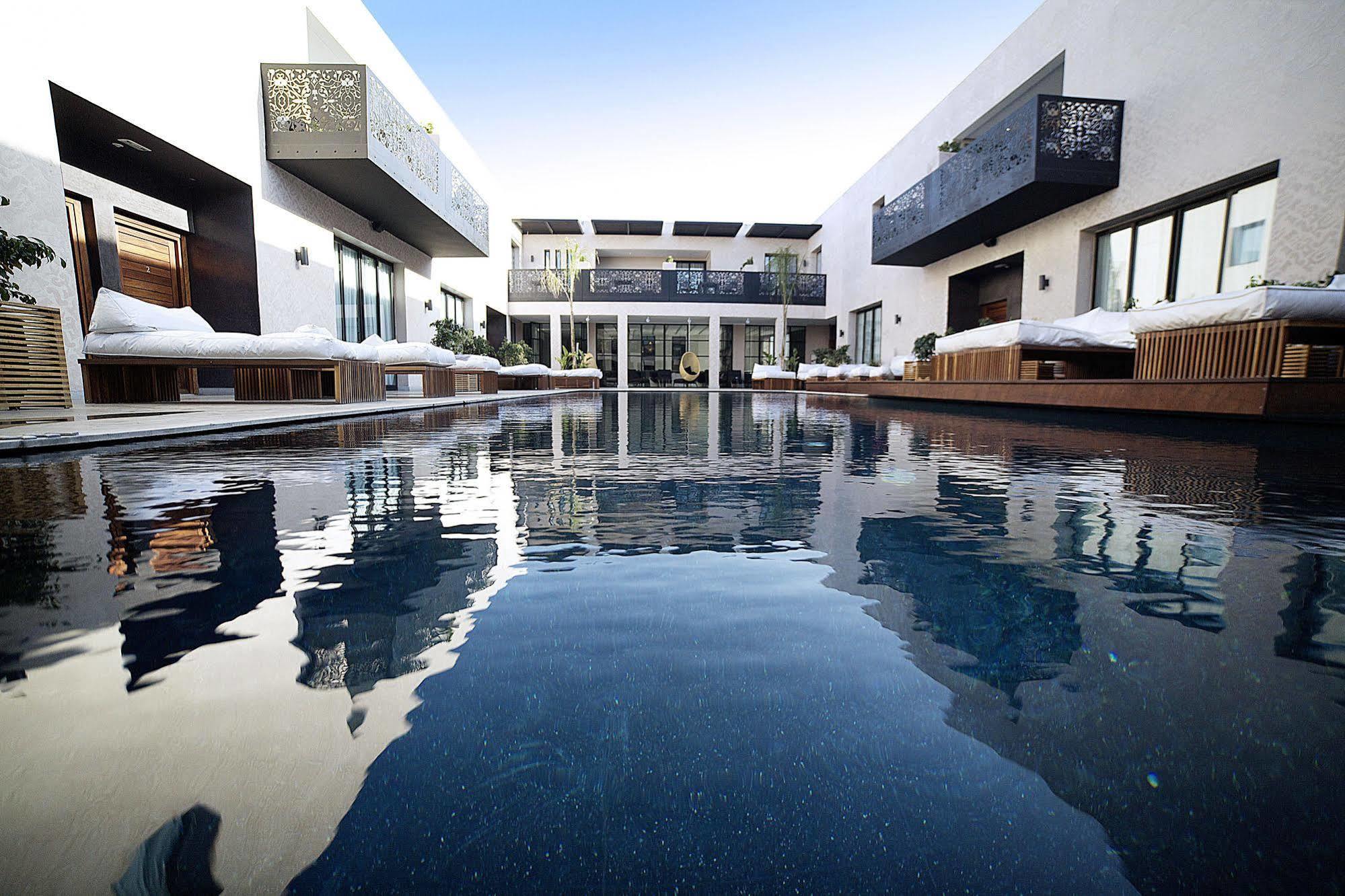 Cesar Resort & Spa Marrakesh Ngoại thất bức ảnh The pool at the hotel